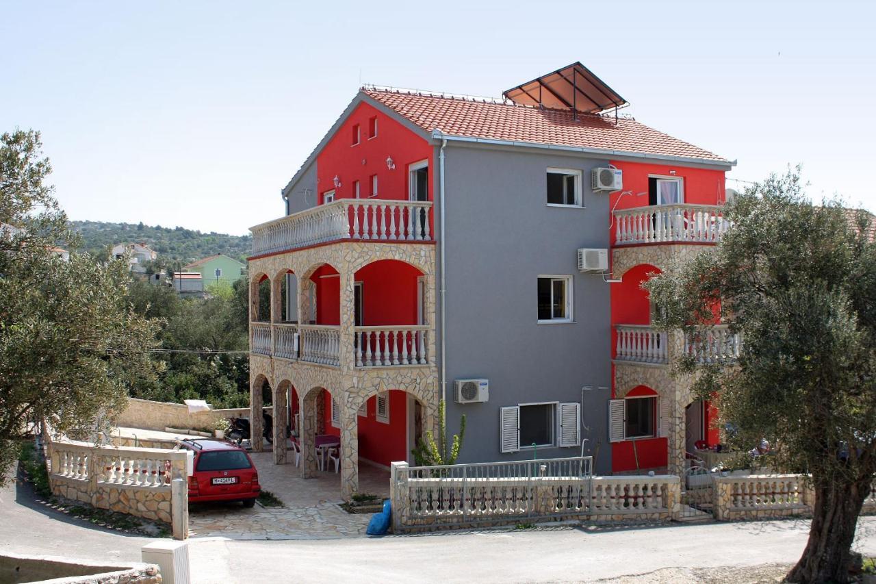 Apartments With A Parking Space Vinisce, Trogir - 4886 Екстериор снимка