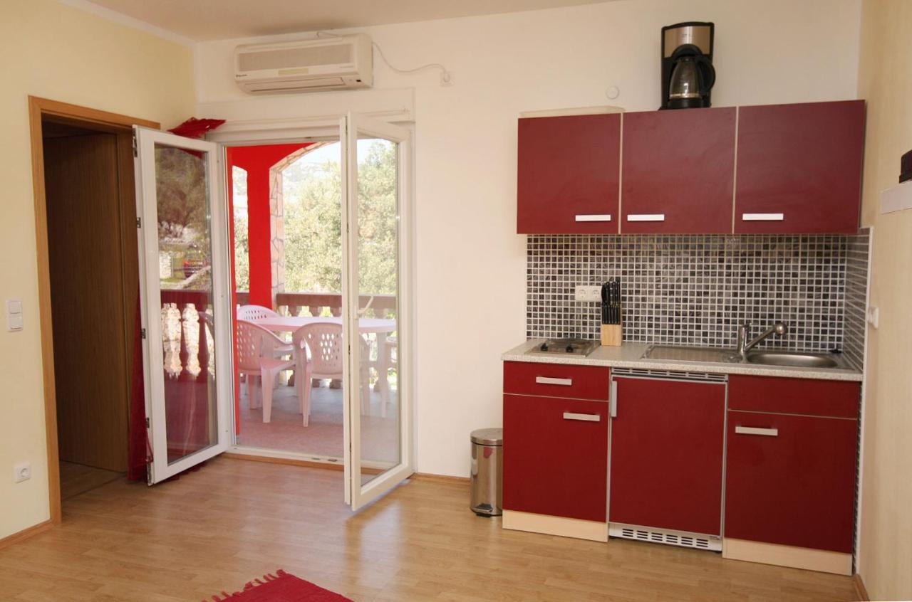 Apartments With A Parking Space Vinisce, Trogir - 4886 Екстериор снимка