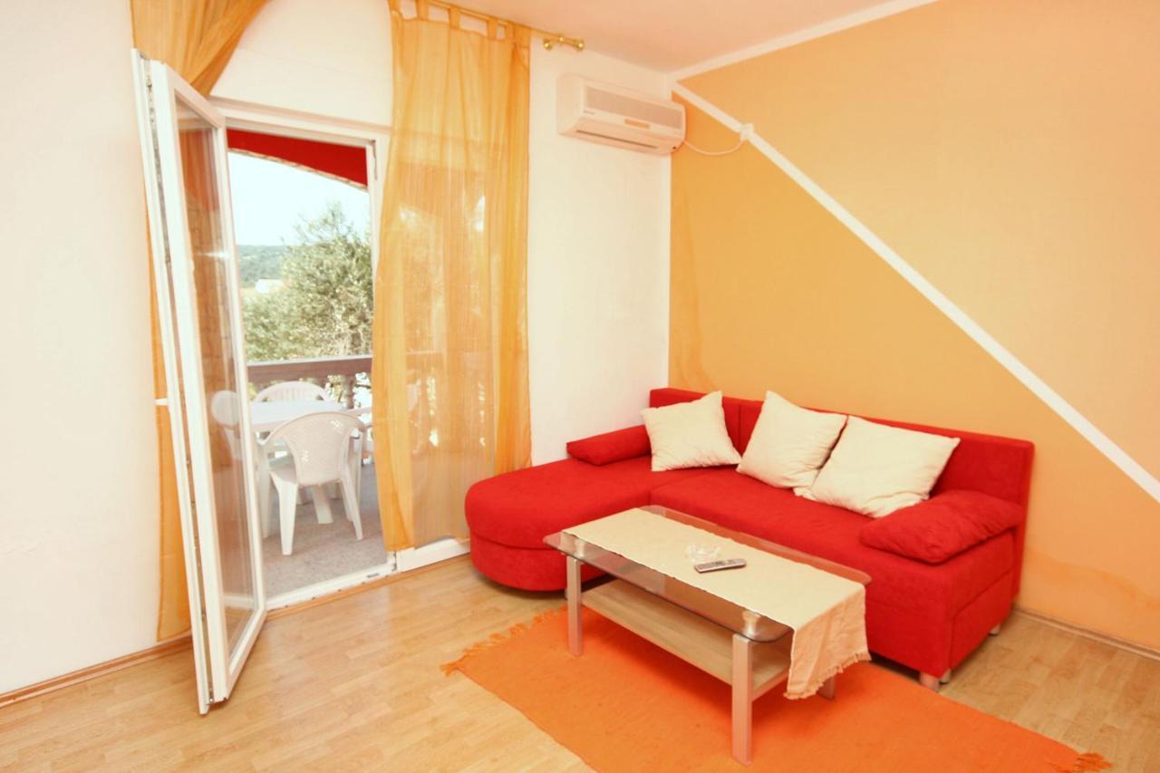 Apartments With A Parking Space Vinisce, Trogir - 4886 Екстериор снимка