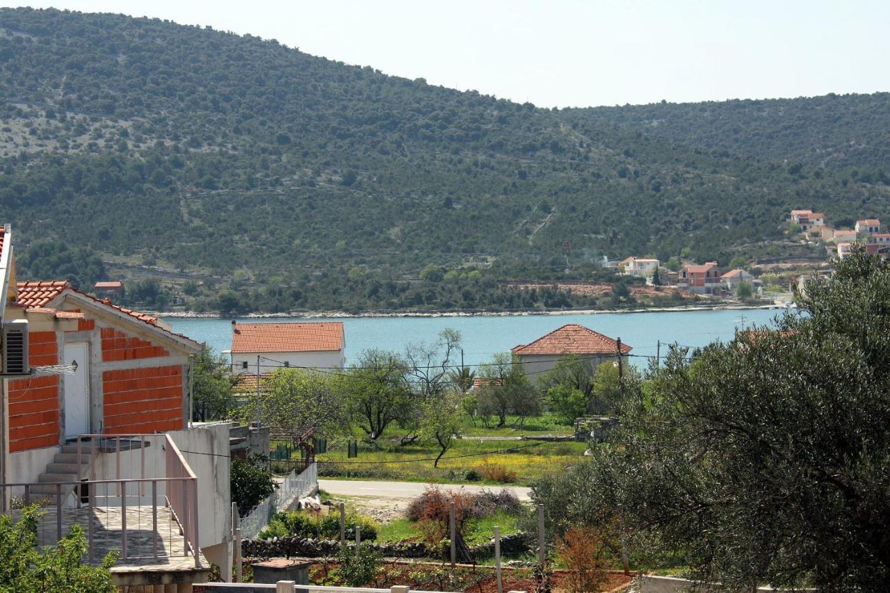 Apartments With A Parking Space Vinisce, Trogir - 4886 Екстериор снимка