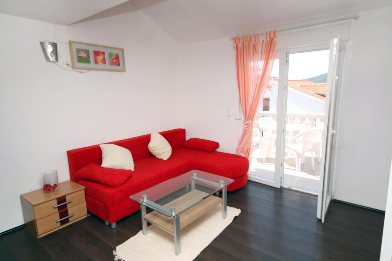 Apartments With A Parking Space Vinisce, Trogir - 4886 Екстериор снимка