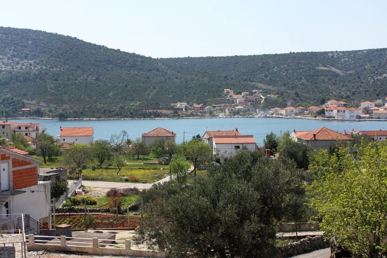 Apartments With A Parking Space Vinisce, Trogir - 4886 Екстериор снимка