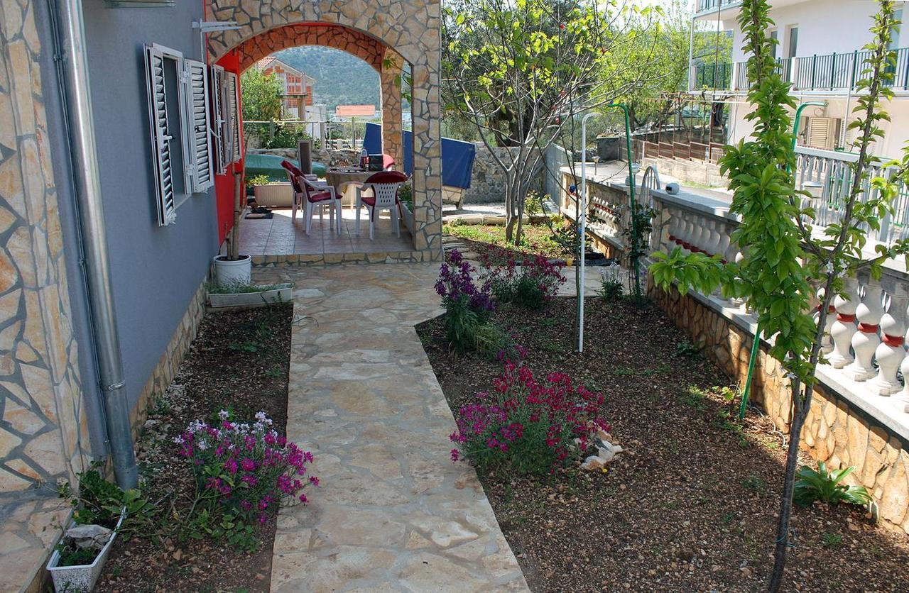 Apartments With A Parking Space Vinisce, Trogir - 4886 Екстериор снимка